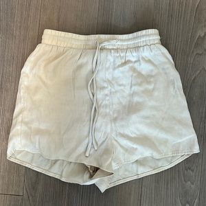 Princess poly shorts